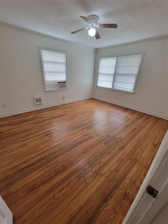 Building Photo - 1241 Chevy Chase Dr