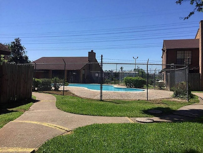 Photo - 9090 S Braeswood Blvd Apartment