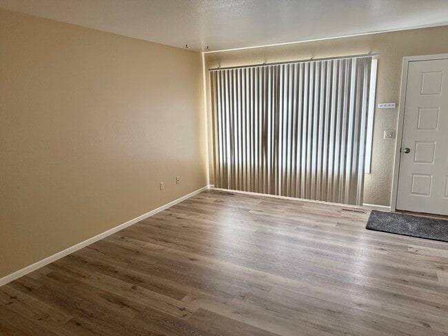 Building Photo - 3085 Saint Johns Ave