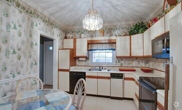 Building Photo - 4770 Whitesburg Dr