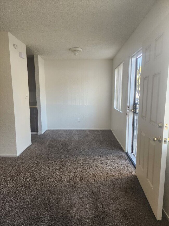 Foto del edificio - 2323 Chester Ln