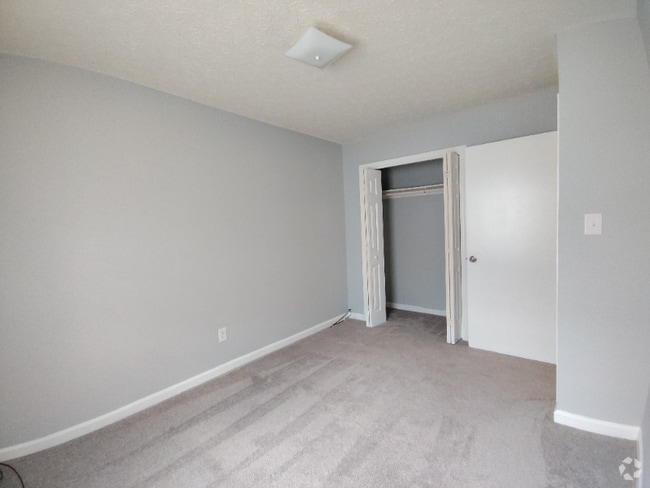 Building Photo - 73 Ferguson Dr