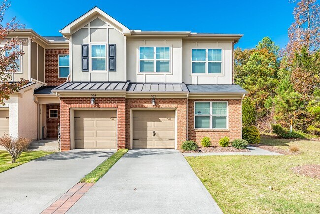 Beautiful 4-bedroom, 3-bathroom Townhome i... - Beautiful 4-bedroom, 3-bathroom Townhome i...