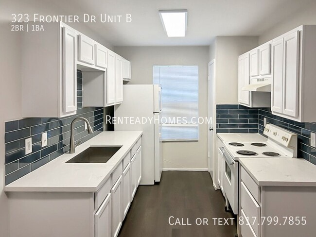 Building Photo - 323 Frontier Dr Unit B