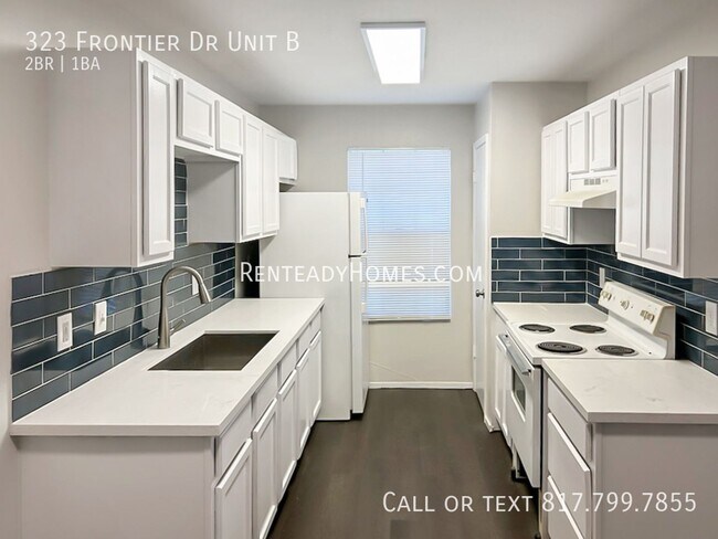 Foto del edificio - 323 Frontier Dr Unit B