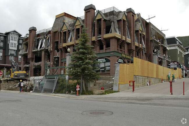 Building Photo - 1335 Lowell Ave