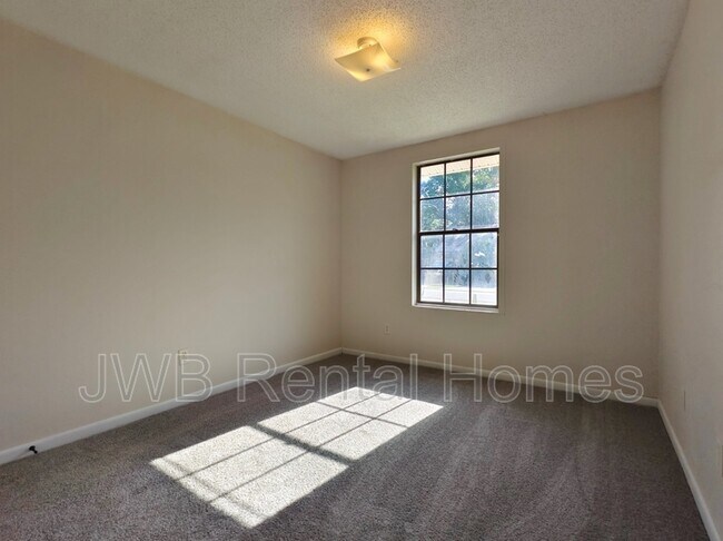 Foto del edificio - 2512 Sandusky Ave E