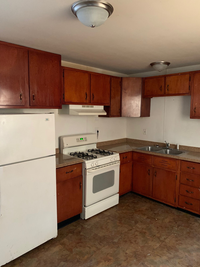 Building Photo - 1419 Holly Hill Dr