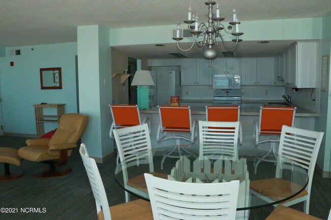 Foto del edificio - 4110 Island Dr