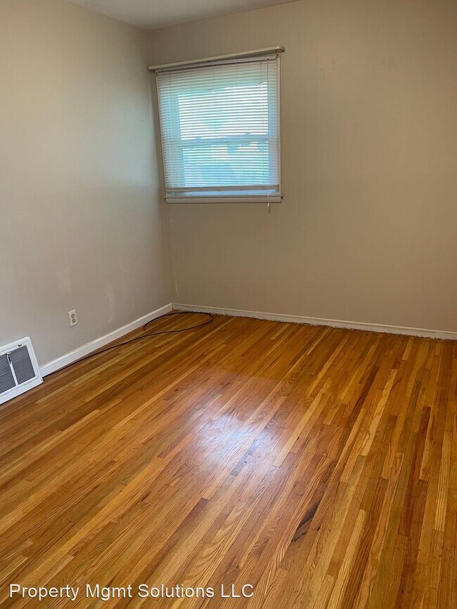 Foto del edificio - 3 br, 1 bath House - 445 Shepley Drive