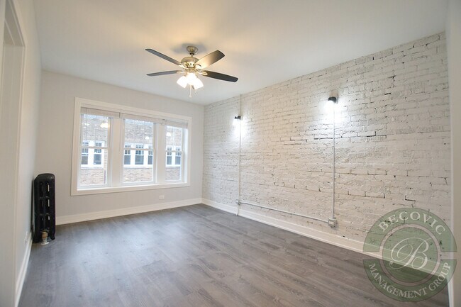 Foto del edificio - 6956 N Wolcott Ave
