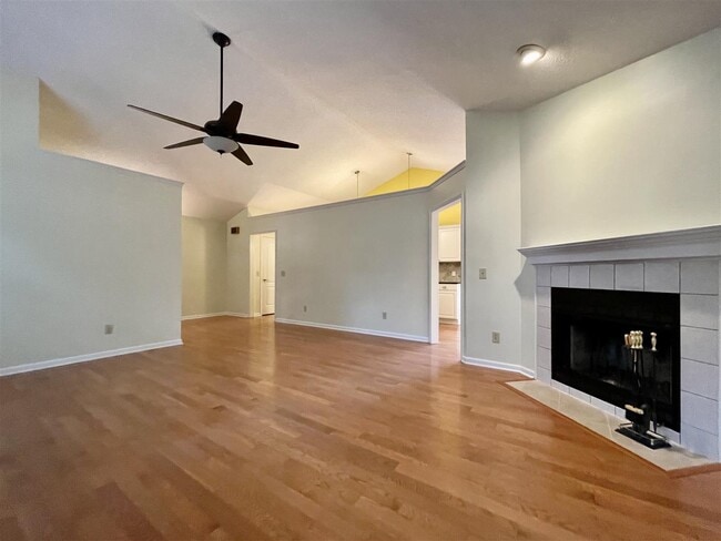 Building Photo - 75 Spring Lake Dr