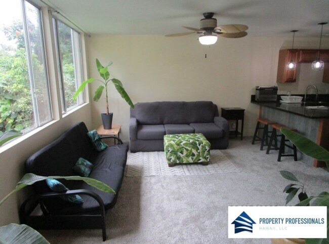 Building Photo - 3rd floor condo unit - fully furnished!