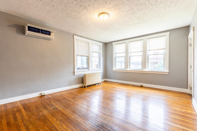 Foto del edificio - 1207 Kelton Ave
