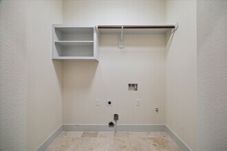 Building Photo - 4833 Chenevert St
