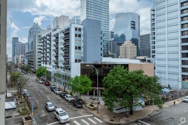 Foto del edificio - Brazos Place