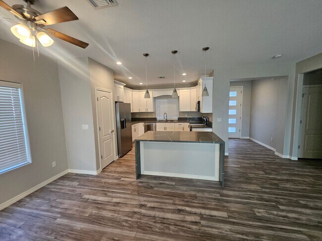 Foto del edificio - 3 Bedroom Home Located in Fort Mohave