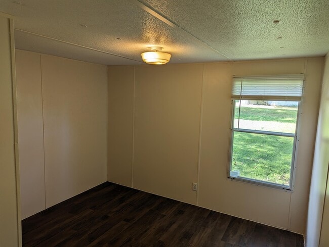 Building Photo - 85 Ransdell Ln