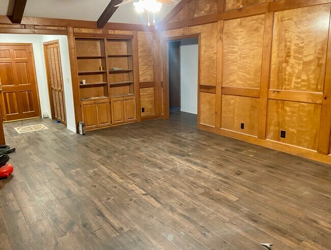 Building Photo - 2939 Quail Oak St