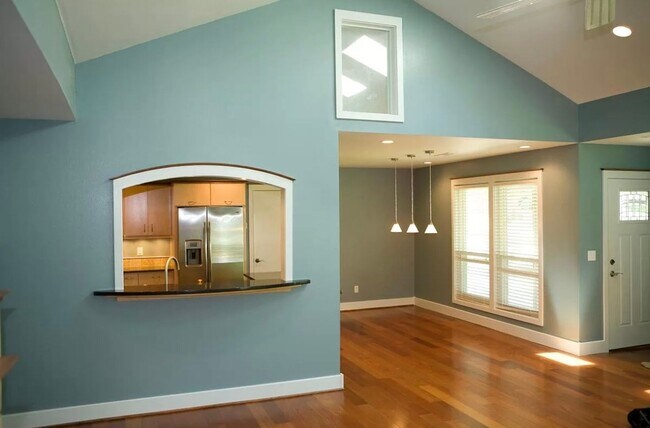 Building Photo - Cute House in Springdale available May 1