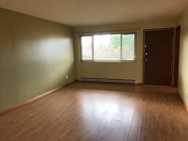 Building Photo - 2117 Nob Hill Ave N