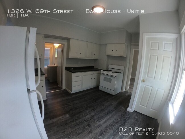 Foto del edificio - 1 Free month with a 13 month Lease!
