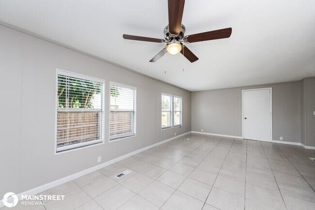 Building Photo - 6002 Palm Dr, Fort Pierce, FL 34982
