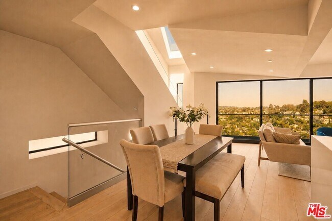 Building Photo - 2224 Ronda Vista Dr