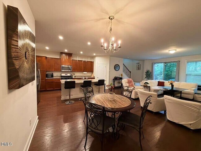 Foto del edificio - 735 Lampwick Ln