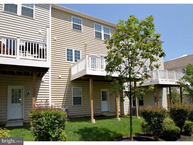 Building Photo - 412 Ellison Dr
