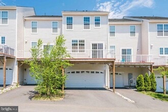 Building Photo - 43217 Whelplehill Terrace