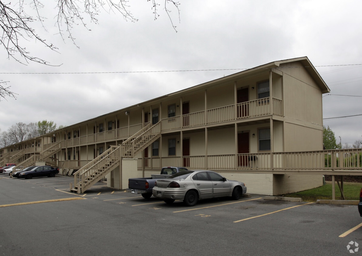 Foto del edificio - New Brittany Apartments
