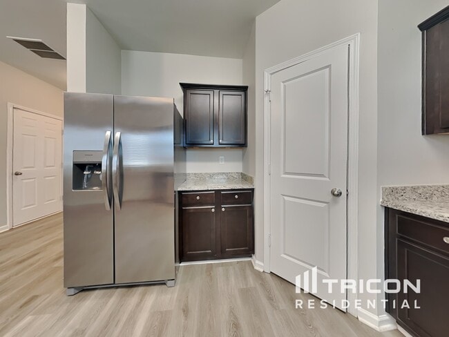 Building Photo - 2362 Clapton Ct