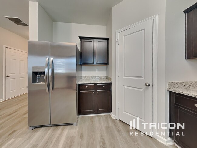 Foto del edificio - 2362 Clapton Ct