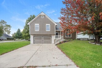 Building Photo - 910 Maple St