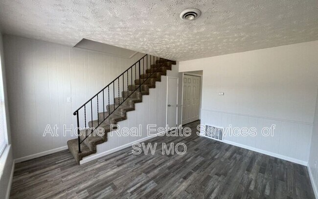 Foto del edificio - 3339 E Linwood St