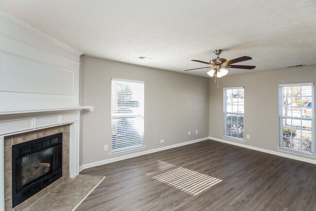 Foto del edificio - 5412 Somer Mill Rd