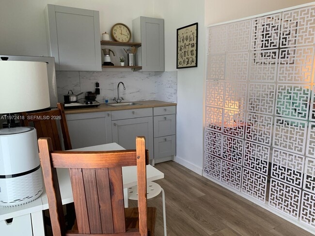 Building Photo - 1100 SW 126th Pl