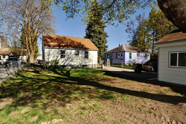 Foto del edificio - Downtown 3 bed 2 bath, New Remodel with 2n...