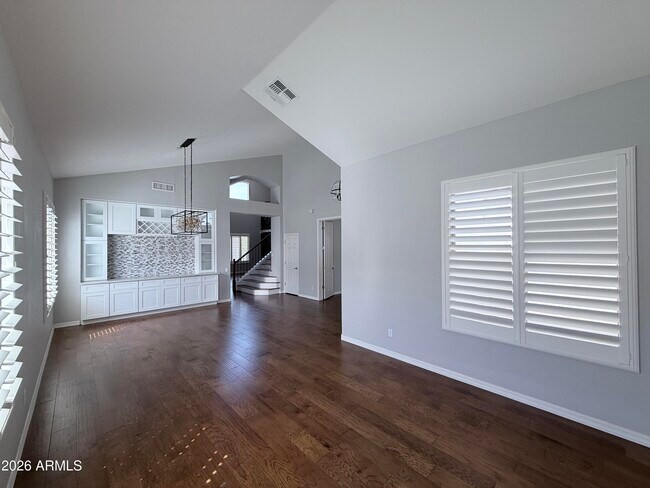 Building Photo - 752 E Torrey Pines Pl