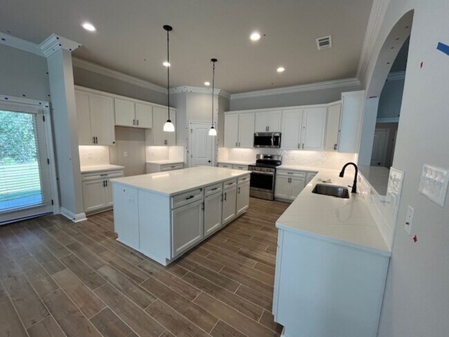 Foto del edificio - Beautiful Executive home in Hammock Bay with fenced backyard