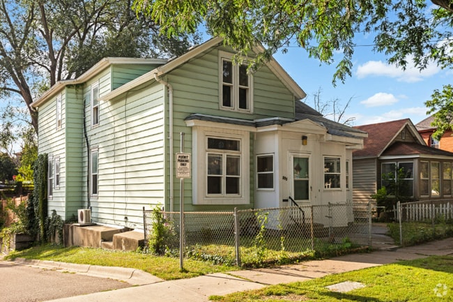 Building Photo - 375 Erie St