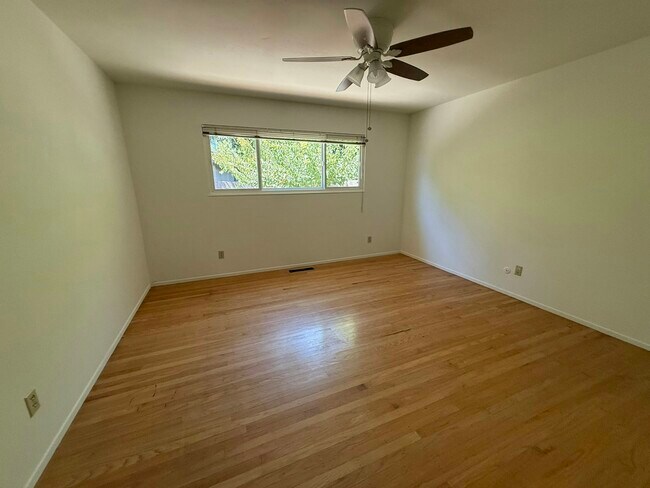 Building Photo - 2313 Clemson Dr