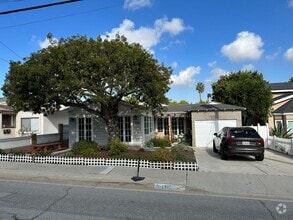 Building Photo - 1915 Bataan Rd