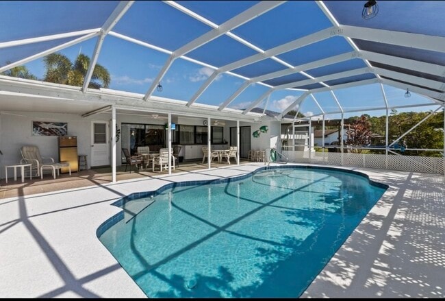 Foto del edificio - 980 SE Breakwater Ave