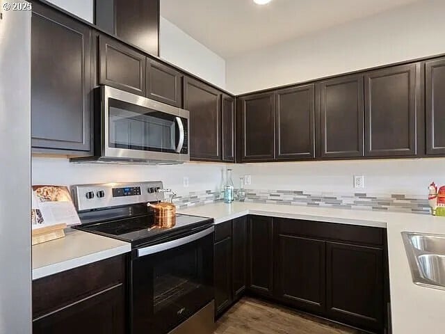 Foto del edificio - 2135 NE 4 Seasons Ln