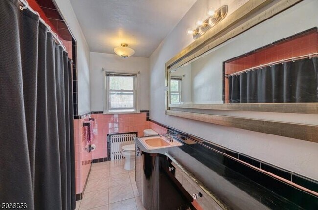 Foto del edificio - 266 Fairview Ave