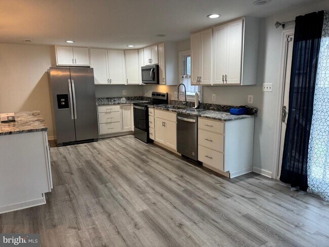 Foto del edificio - 6227 Dalrymple Rd