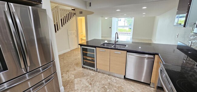 Foto del edificio - 3745 NE 171st St