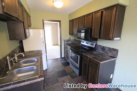 Foto principal - 12112 Drake St NW